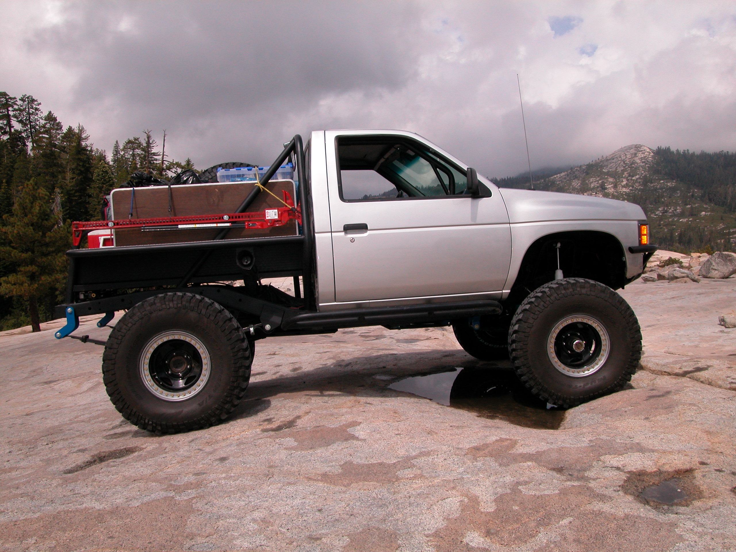 Nissan Hardbody 4 × 4 Flatbed Gallery.